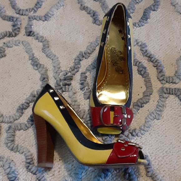 naughty monkey pumps